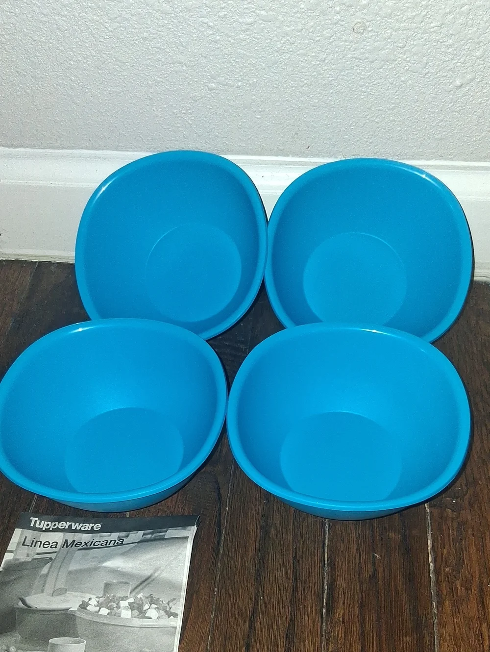 Tupperware Bright Turquoise Serving Bowls - Set of 4 NEW